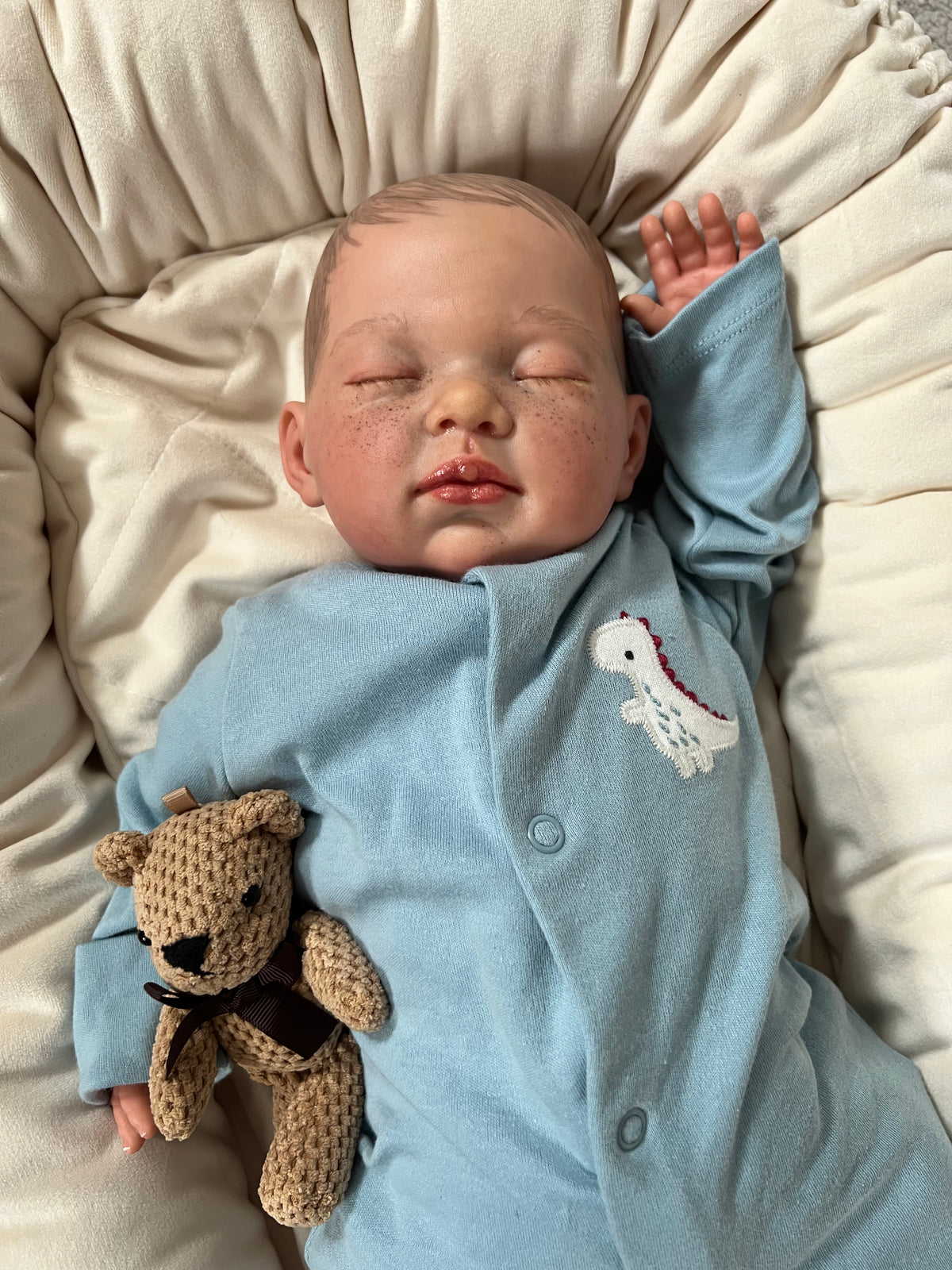 Lotty by Nines d'Onil