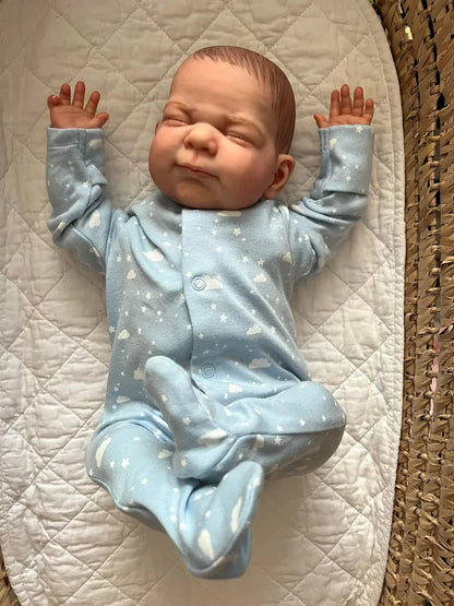 "Lucy by Nines'onil"