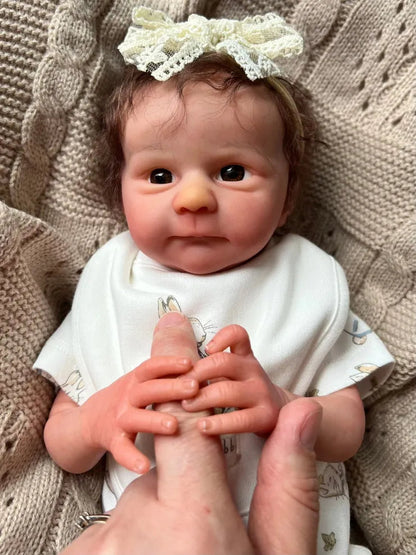 "Ayla by Tay Fretas"