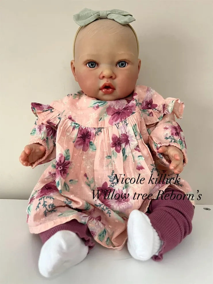 "Lainey by Nines d'Onil"