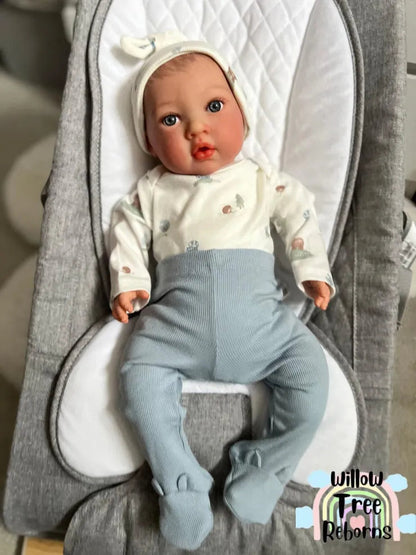 "Lainey by Nines d'Onil"