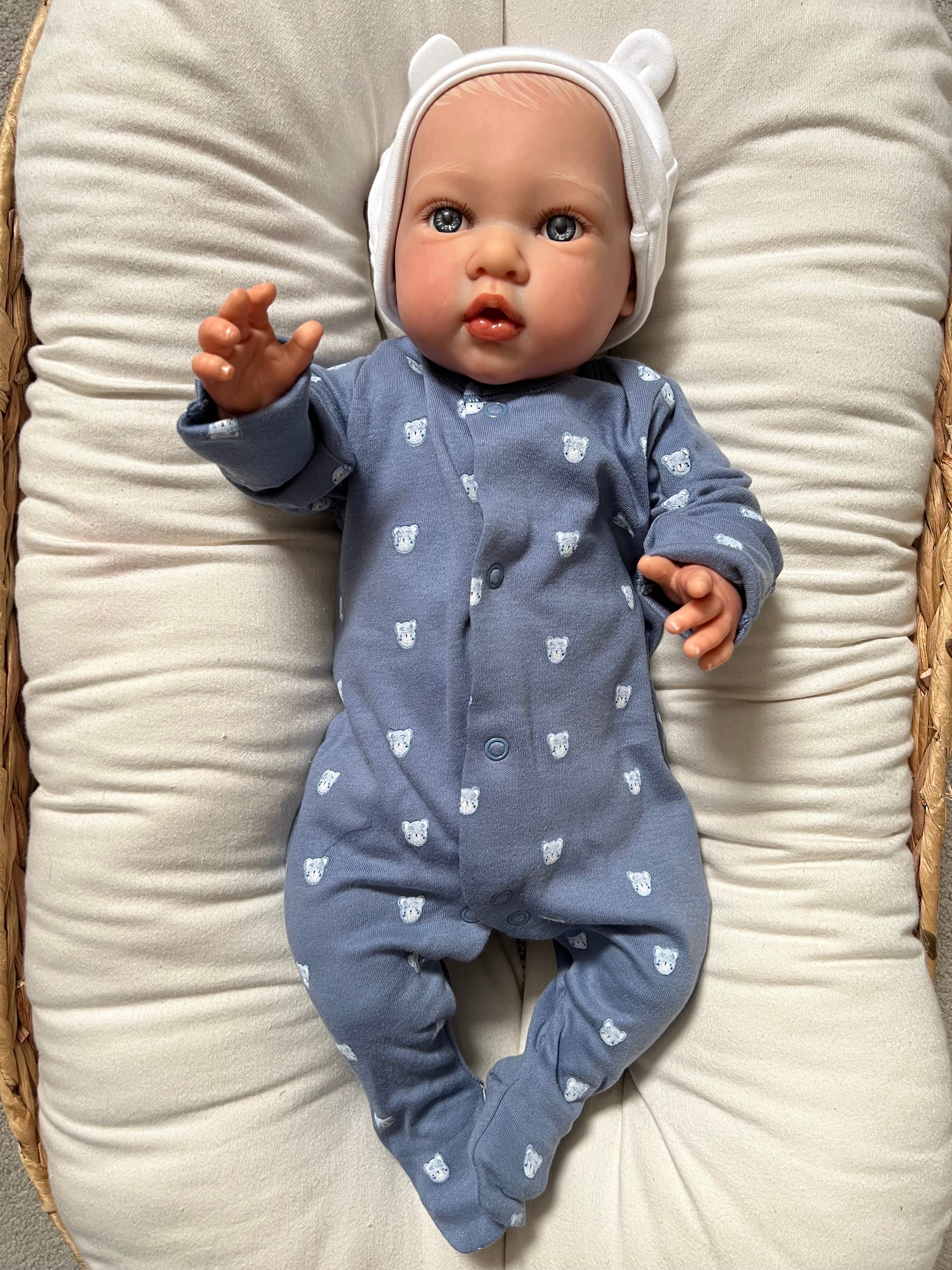 "LaineybyNinesd_Onil"