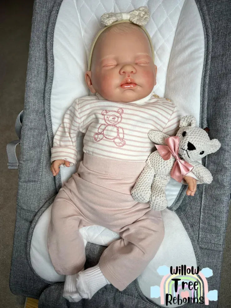 "Molly Marie by Nines d'Onil"