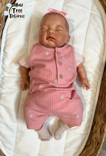 "Sofia by Nines d'Onil"