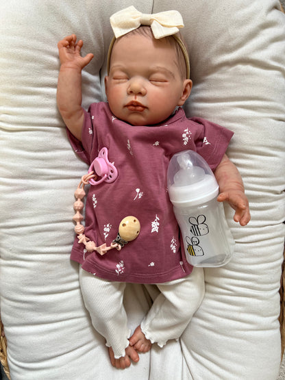 Lotty by Nines d'Onil