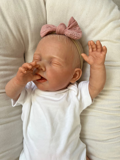 Elsa by Nines d'Onil