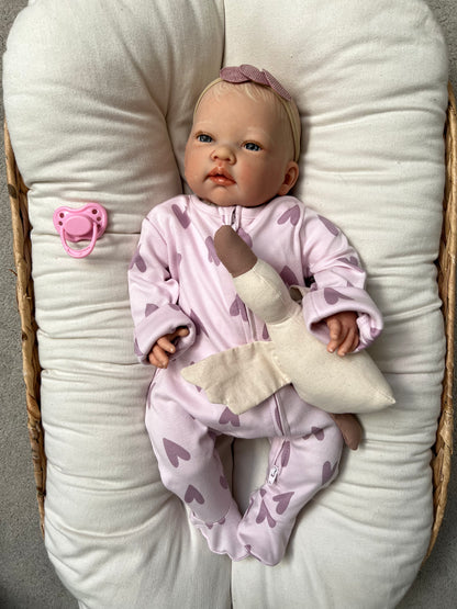 Celia by Nines d'Onil