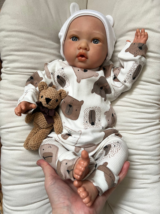 Lainey by Nines d'Onil
