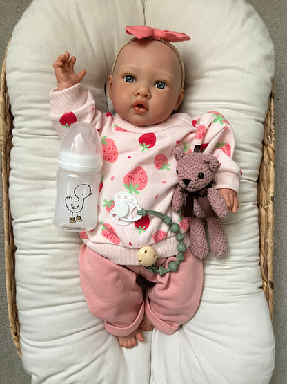 Lainey by Nines d'Onil
