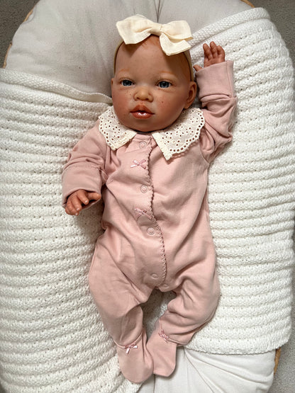 Daisey by Nines d'Onil