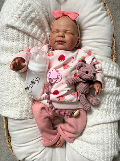 Lucy by Nines d'Onil
