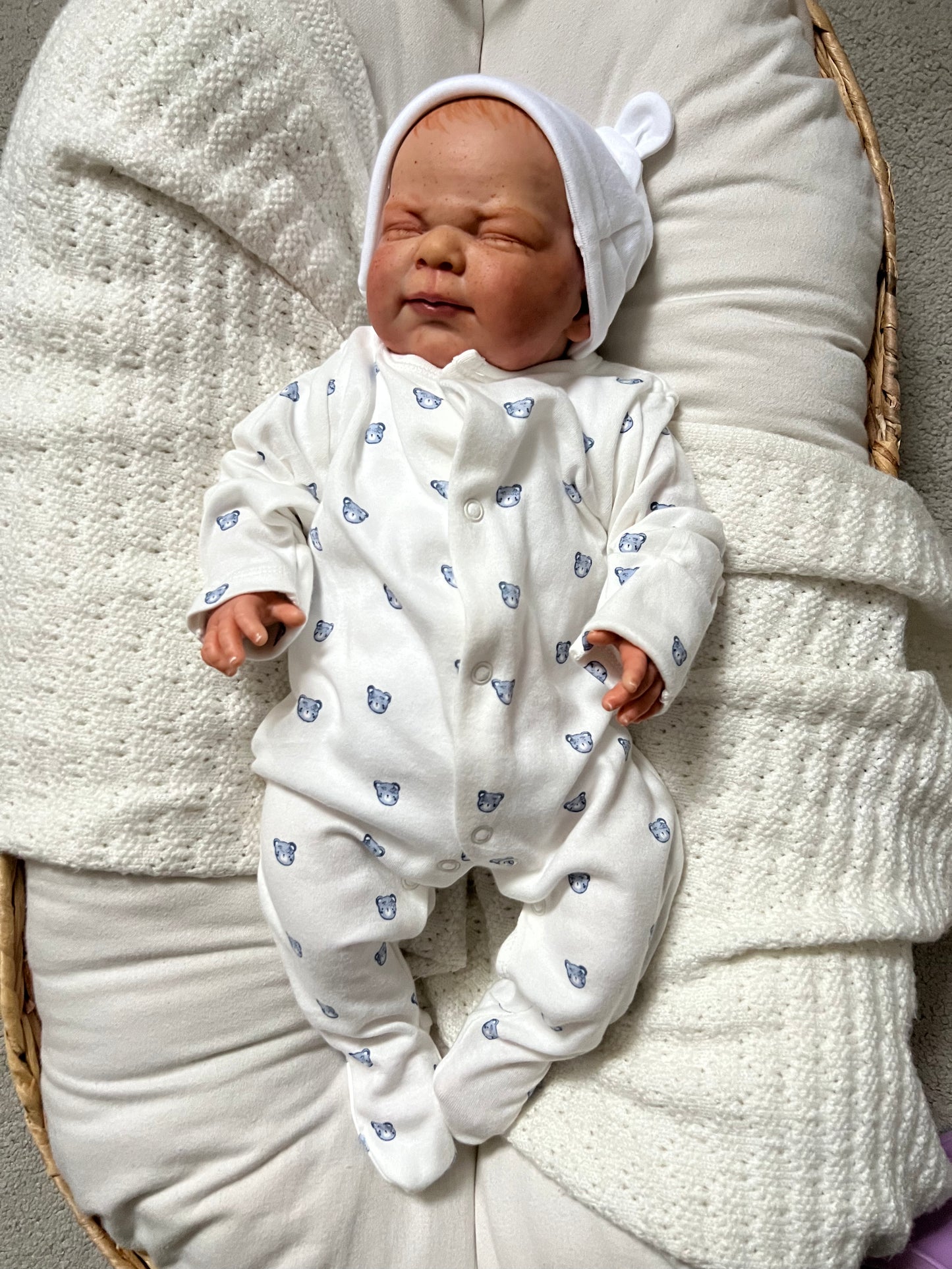 Lucy by Nines d'Onil
