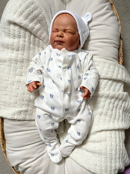 Lucy by Nines d'Onil
