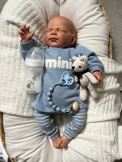 Lucy by Nines d'Onil
