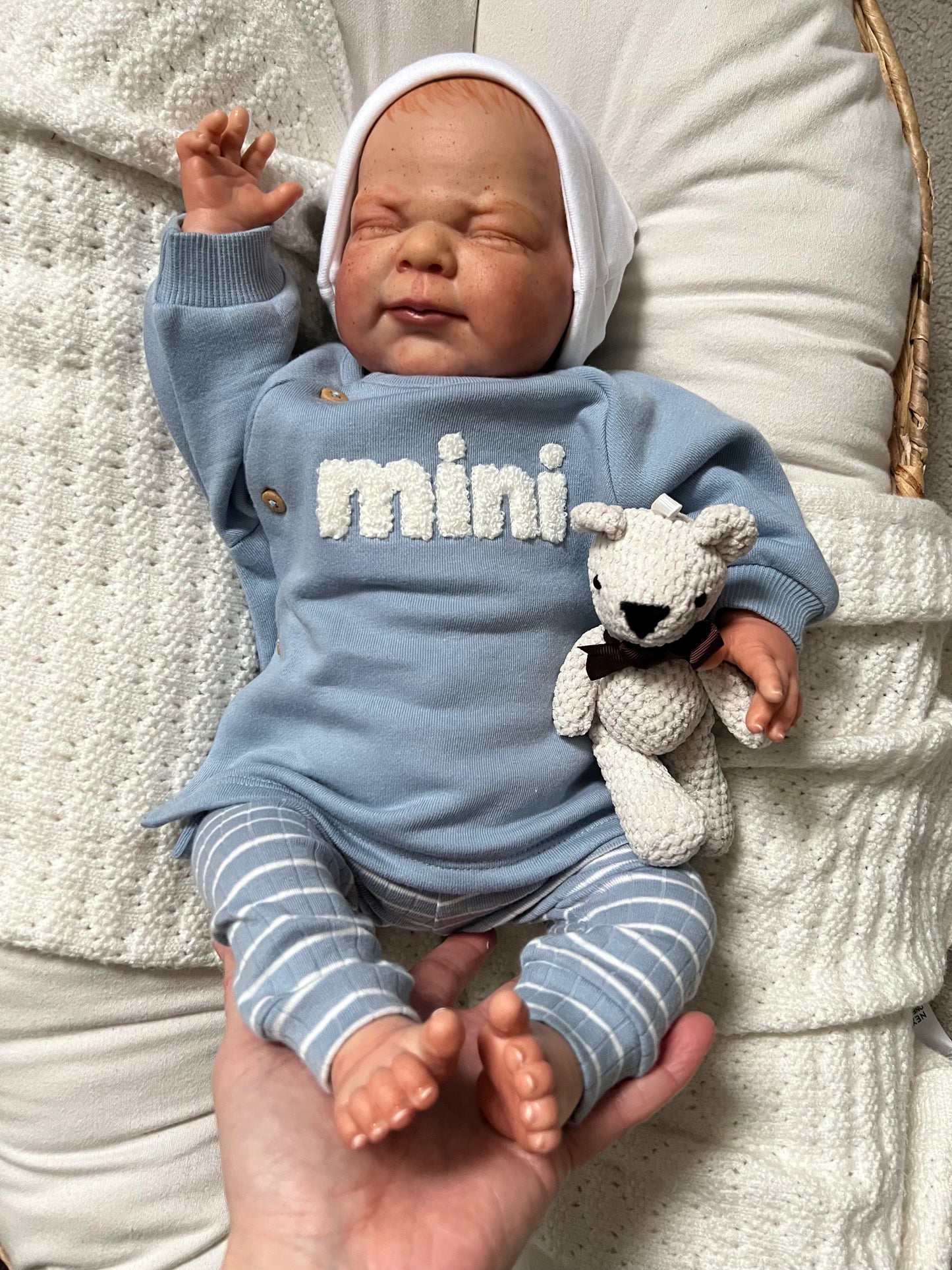 Lucy by Nines d'Onil
