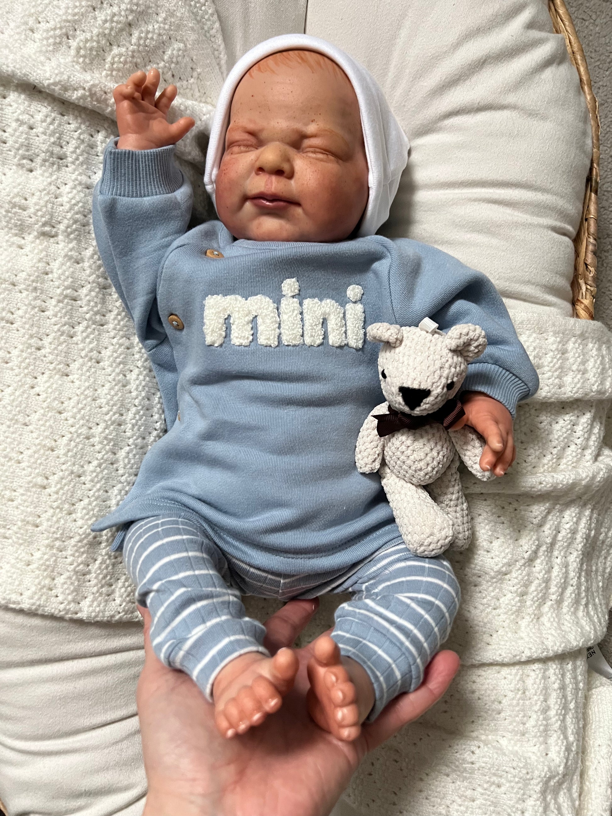 Lucy by Nines d'Onil
