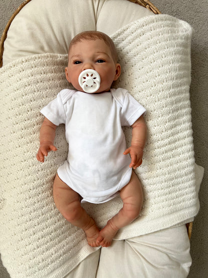 Anna by Nines d'Onil
