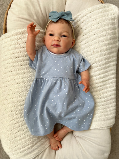 Anna by Nines d'Onil
