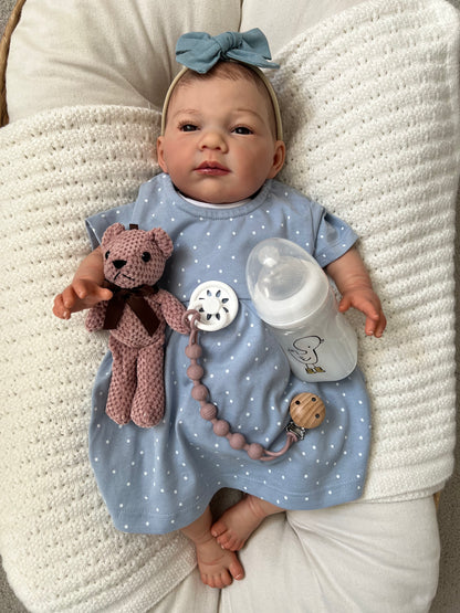 Anna by Nines d'Onil
