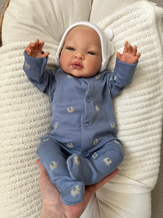 Pippa by Nines d'Onil