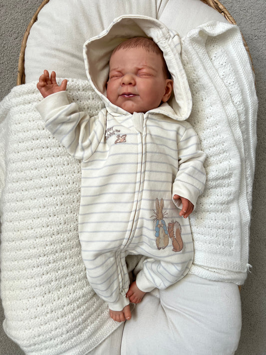 Lucy by Nines d'Onil