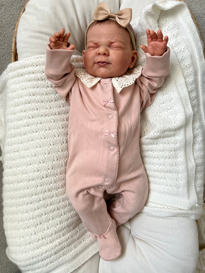 Lucy by Nines d'Onil