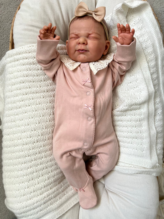 Lucy by Nines d'Onil