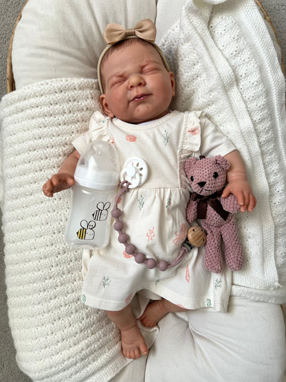 Lucy by Nines d'Onil