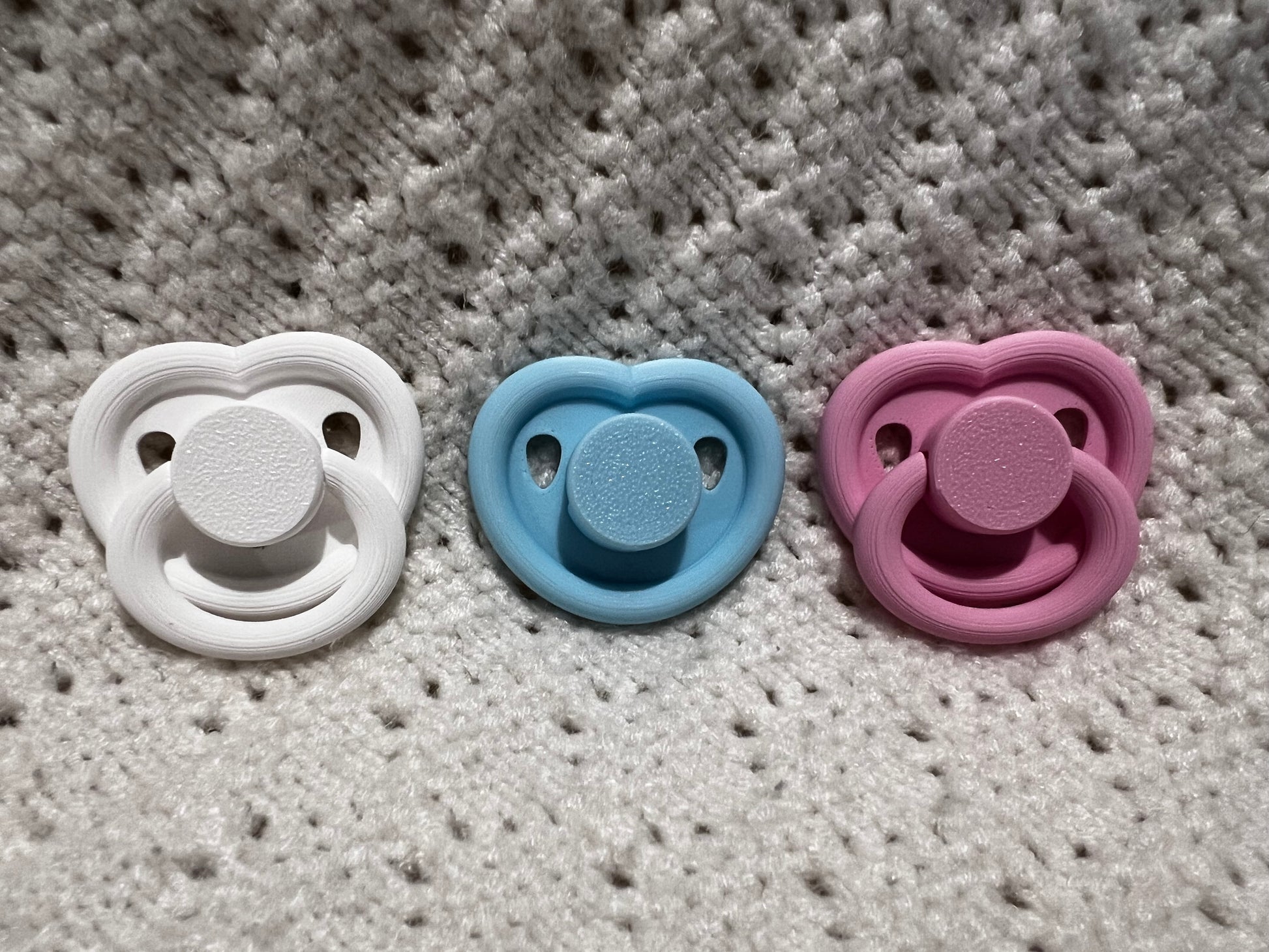 Sugar Snap magnetic dummy pacifiers