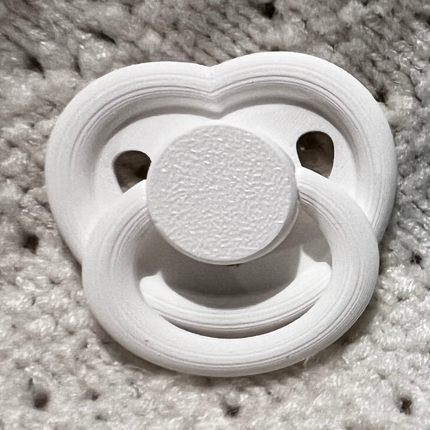 Sugar Snaps Hearts Magnetic Dummy - Single Colour